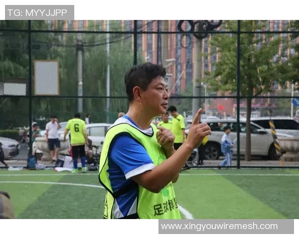 模仿足球巨星的迷人风采探秘那些让人惊叹的仿效达人与他们的热血故事