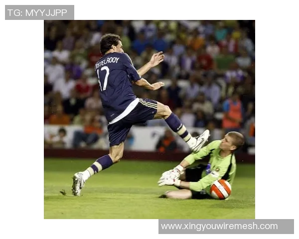 足球场上的危险动作与球员伤害风险分析及应对策略探讨